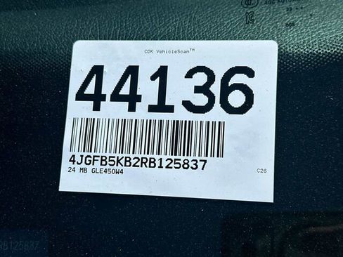 Used 2024 Mercedes-Benz GLE 450 4MATIC image 4