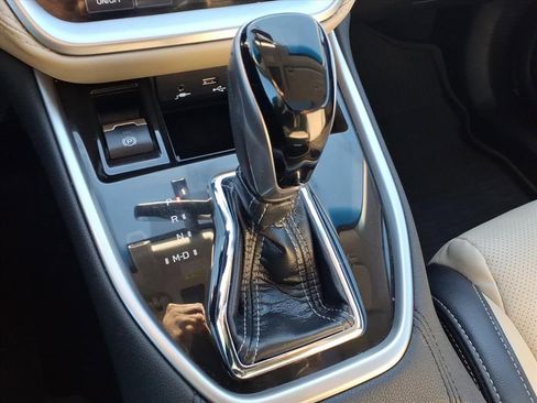 Certified 2022 Subaru Outback Limited image 8