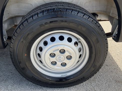 Used 2025 RAM ProMaster 2500 w/ Convenience Group image 10