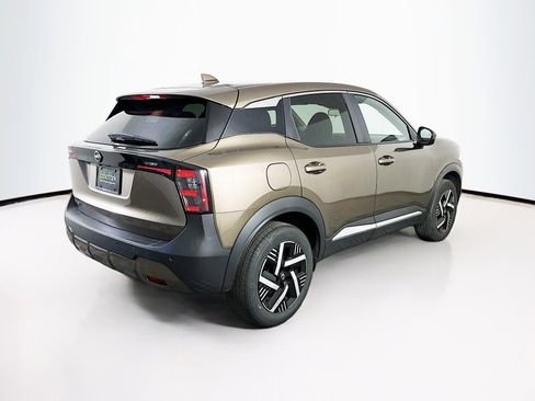 Used 2025 Nissan Kicks SV image 9