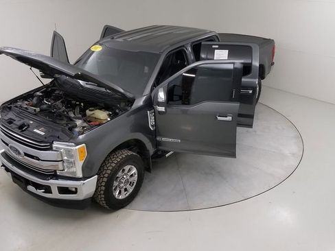Used 2017 Ford F350 Lariat w/ Chrome Package image 59