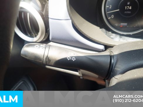 Used 2024 Nissan Versa SV FWD image 33