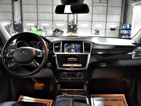 Used 2016 Mercedes-Benz GL 450 4MATIC image 39