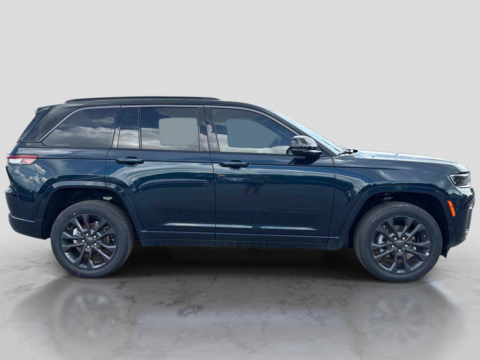 New 2026 Jeep Grand Cherokee Limited AWD/4WD image 4