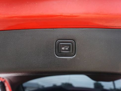 Used 2022 Chevrolet Blazer RS w/ Enhanced Convenience Package FWD image 9