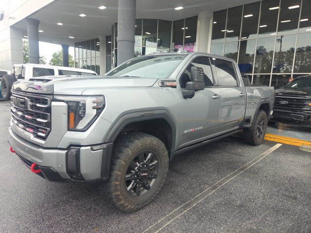 Used 2024 GMC Sierra 2500 AT4 w/ AT4 Premium Plus Package AWD/4WD image 3