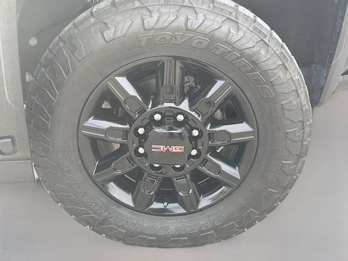 Used 2025 GMC Sierra 2500 AT4 w/ AT4 Premium Plus Package image 42