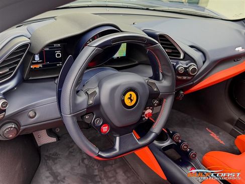 Used 2020 Ferrari 488 Pista Coupe RWD image 28