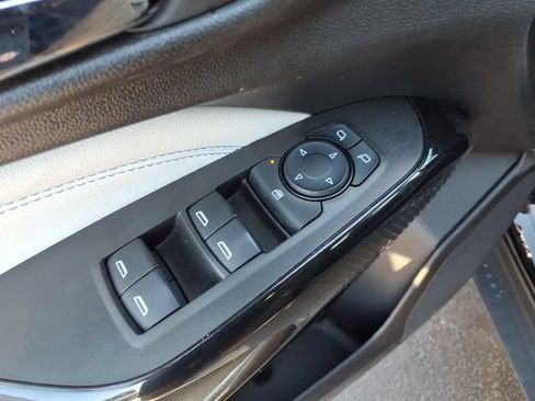 Used 2025 Chevrolet Trax LT FWD image 10