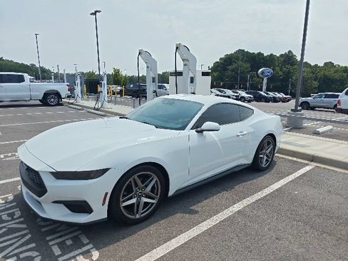 Used 2025 Ford Mustang Coupe RWD image 6