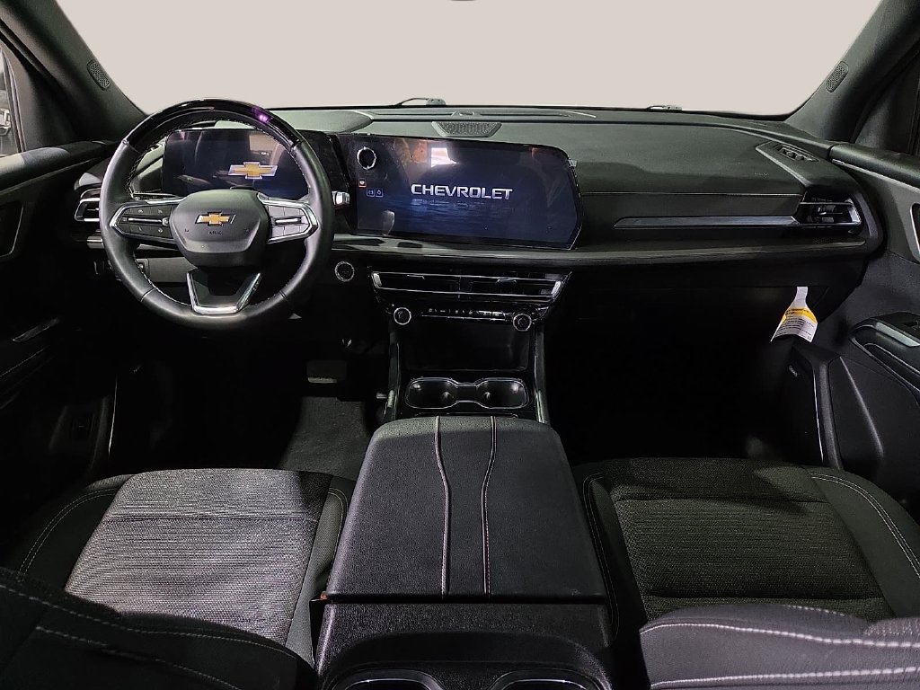 Used 2025 Chevrolet Traverse LT w/ Enhanced Driving Package FWD image 16