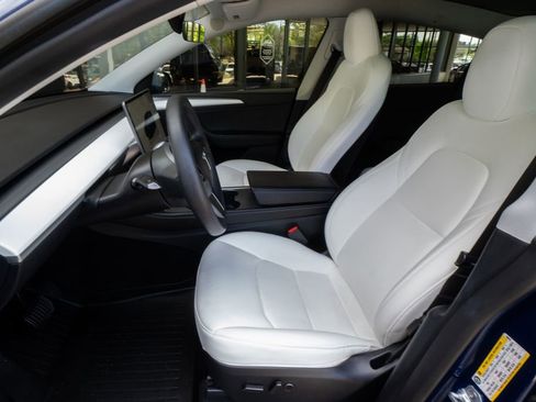 Used 2024 Tesla Model Y Long Range AWD/4WD image 8