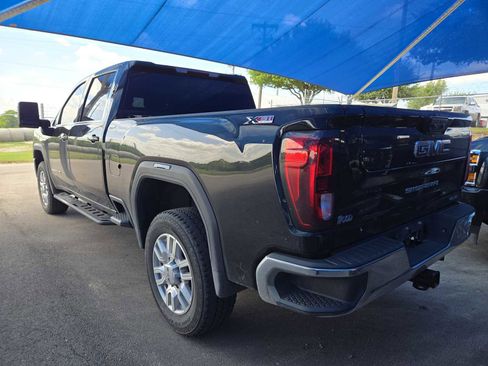 Used 2023 GMC Sierra 2500 SLE w/ SLE Value Package; image 3
