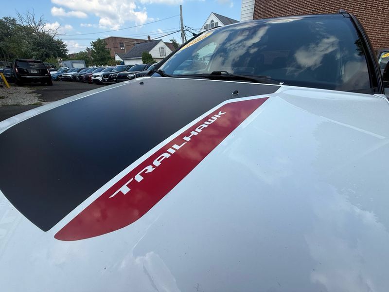 Used 2025 Jeep Compass Trailhawk AWD/4WD image 16