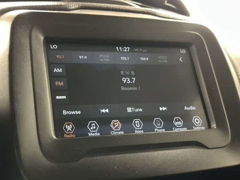 Used 2019 Jeep Renegade Latitude FWD image 22