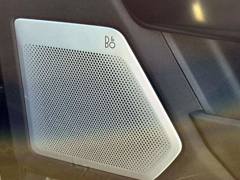 Used 2025 Ford F250 Platinum w/ FX4 Off-Road Package image 18