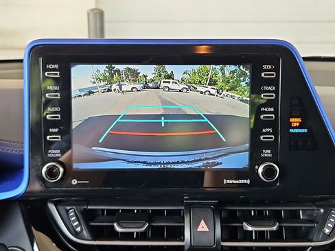 Used 2020 Toyota C-HR XLE FWD image 18
