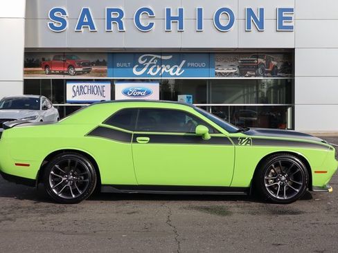 Used 2023 Dodge Challenger R/T w/ T/A Package image 2
