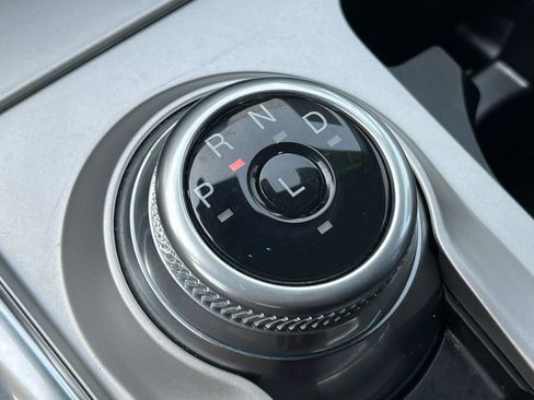 Used 2022 Ford Explorer XLT w/ Equipment Group 202A image 28