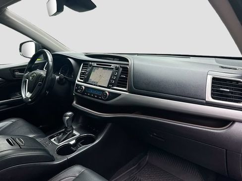 Used 2017 Toyota Highlander XLE AWD/4WD image 37