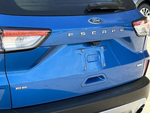 Used 2020 Ford Escape SE image 10