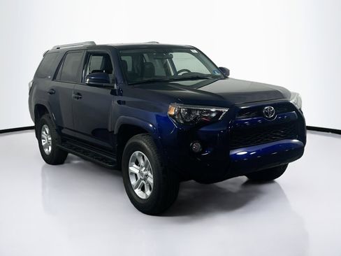 Used 2018 Toyota 4Runner SR5 image 3