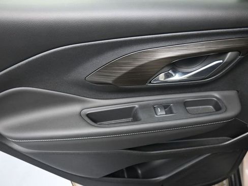 Used 2023 GMC Terrain SLE w/ Driver Convenience Package image 19