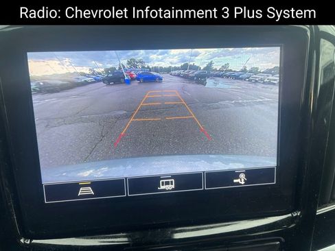 Used 2023 Chevrolet Traverse LT FWD image 17