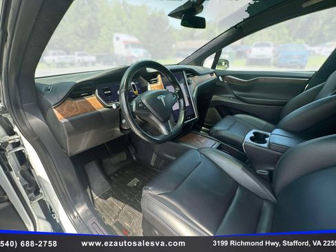 Used 2018 Tesla Model X 75D AWD/4WD image 18