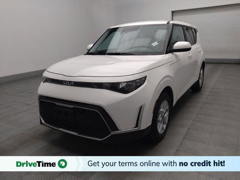 Used 2025 Kia Soul LX image 1