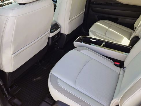 New 2026 Nissan Pathfinder SL w/ SL Premium Package FWD image 11