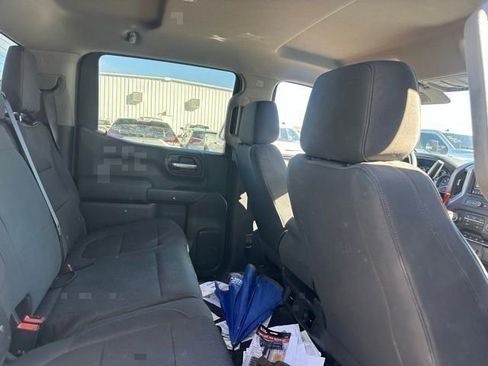 Used 2020 Chevrolet Silverado 1500 Custom w/ Custom Value Package image 17