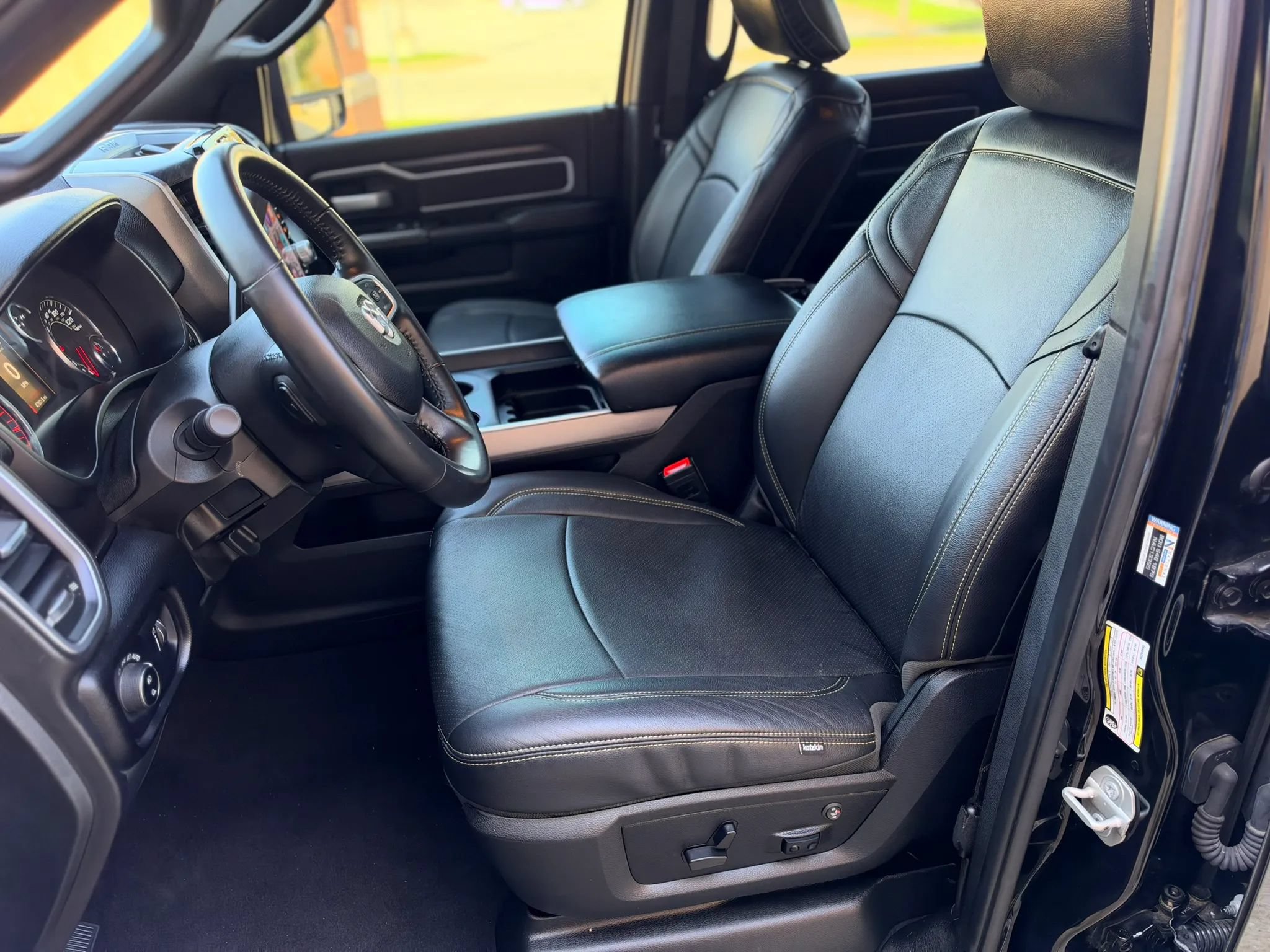 Used 2024 RAM 2500 Big Horn w/ Night Edition AWD/4WD image 23