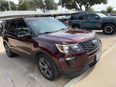 Used 2018 Ford Explorer Sport w/ Equipment Group 401A AWD/4WD image 3