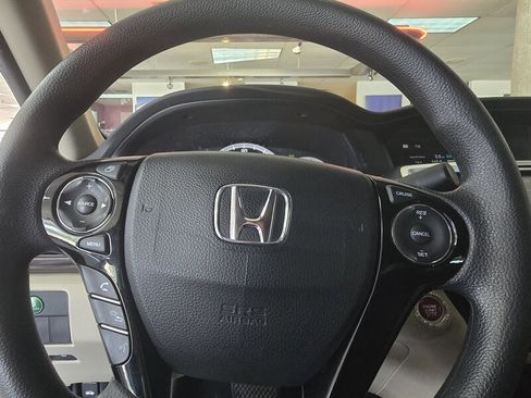 Used 2016 Honda Accord EX image 21