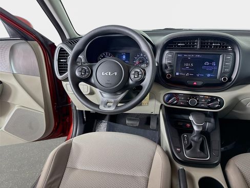 Used 2022 Kia Soul LX FWD image 21