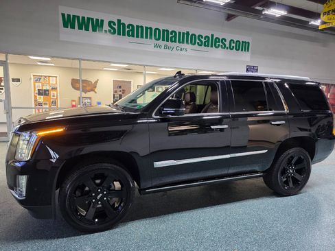 Used 2019 Cadillac Escalade Premium Luxury image 2