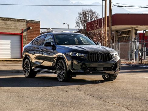 New 2026 BMW X6 xDrive40i w/ Executive Package image 6
