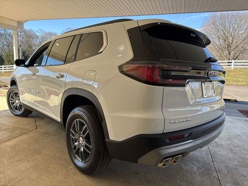 New 2026 GMC Acadia Elevation image 9