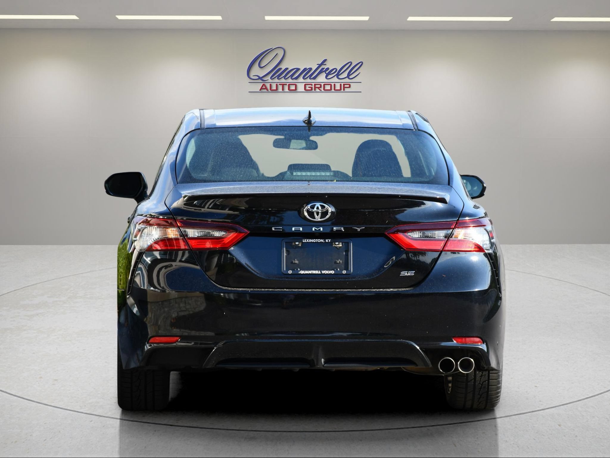 Used 2021 Toyota Camry SE FWD image 5