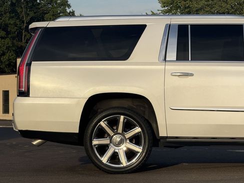 Used 2016 Cadillac Escalade ESV Platinum image 9
