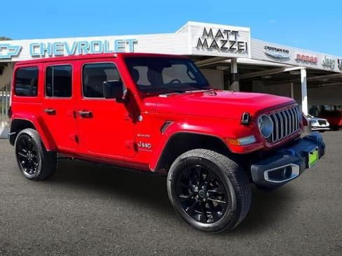 Used 2024 Jeep Wrangler Unlimited Sahara AWD/4WD image 2