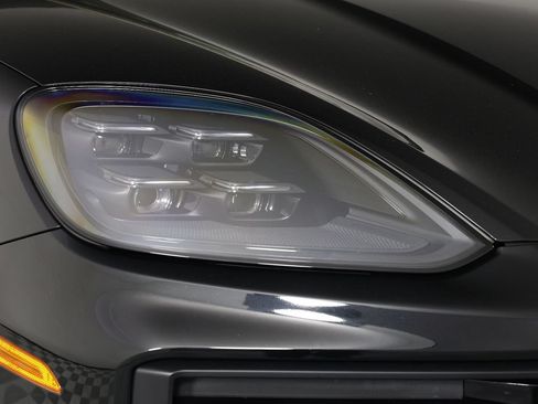 Certified 2025 Porsche Cayenne GTS AWD/4WD image 28