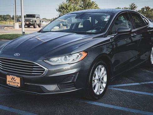 Used 2020 Ford Fusion SE FWD image 5