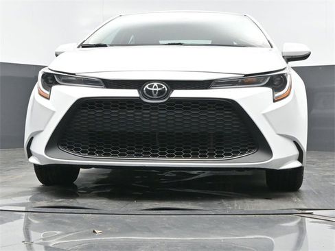 Used 2022 Toyota Corolla LE image 20
