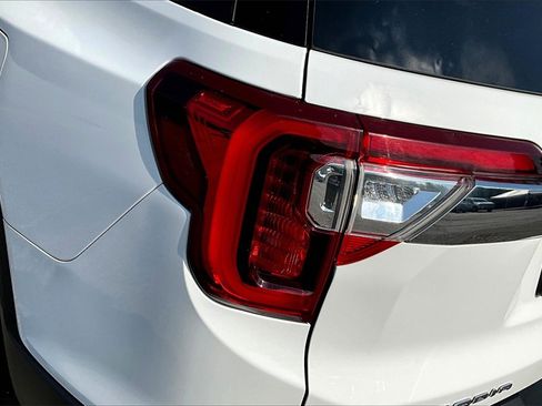 Certified 2023 GMC Acadia SLT image 21