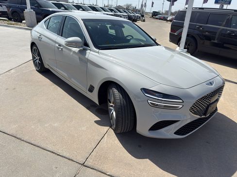 Used 2025 Genesis G70 2.5T image 3