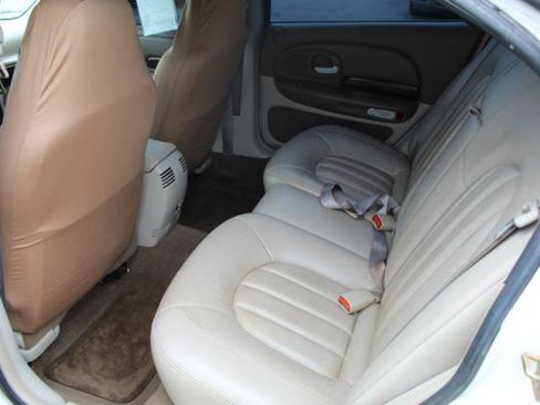 Used 2000 Chrysler 300M image 30