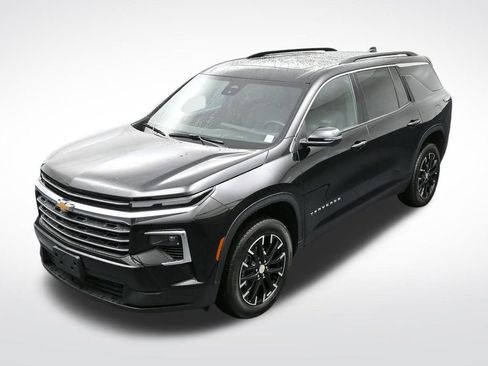 Certified 2025 Chevrolet Traverse LT w/ Sun and Wheel Package image 31