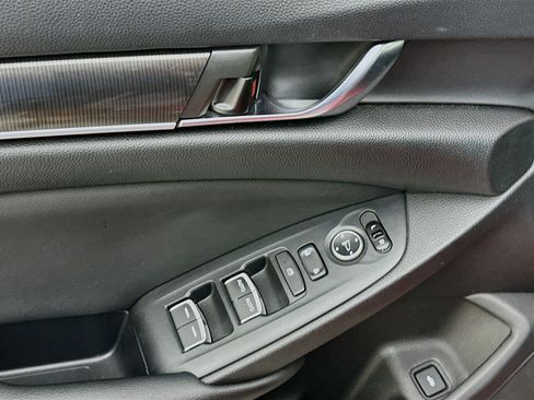Used 2019 Honda Accord Sport image 15